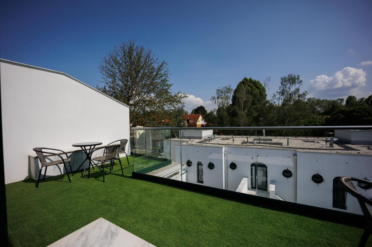 Villa Bauhaus Gold ชิโอฟก ภายนอก รูปภาพ